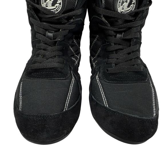 Shoes - Picture 2 of 10